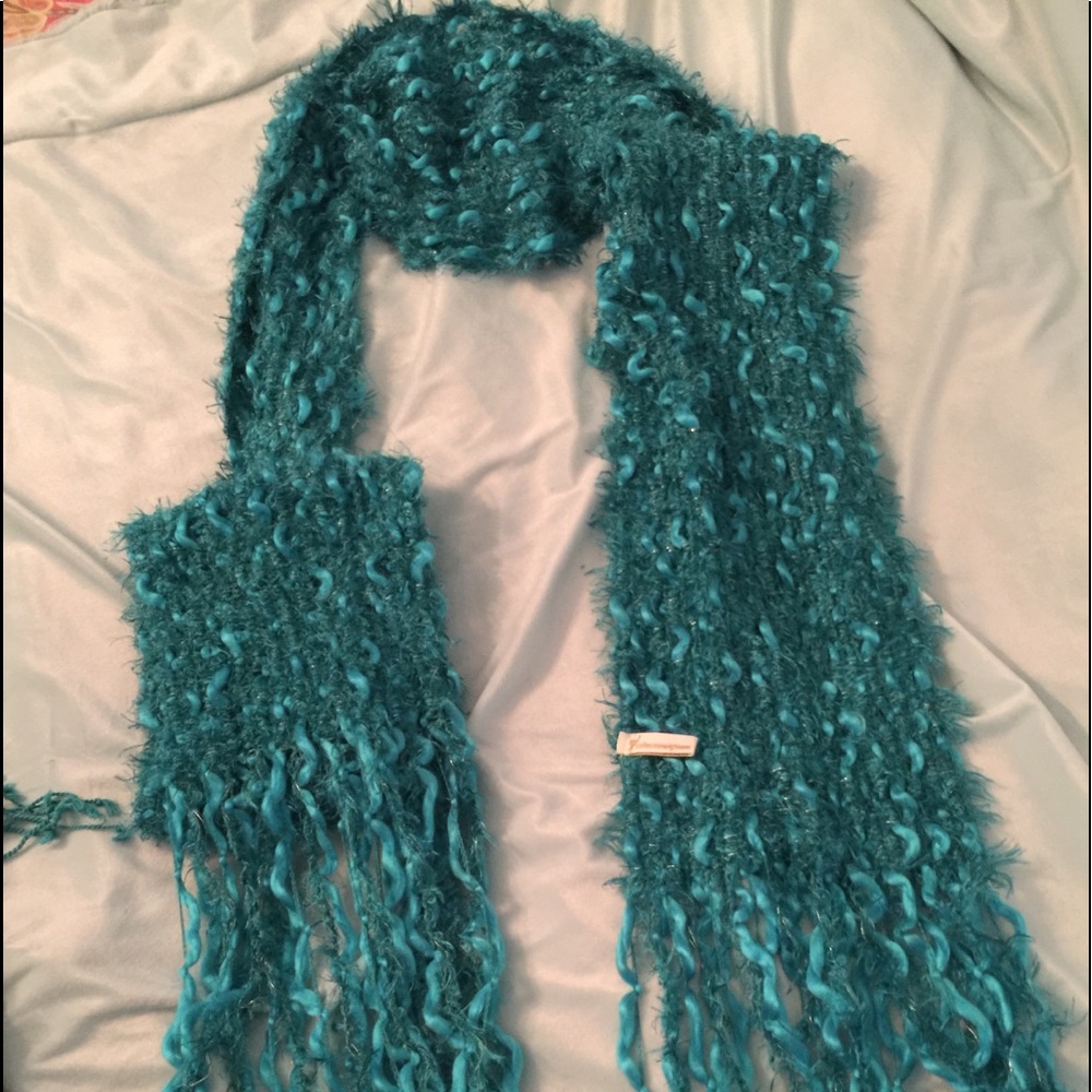 XX long Scarf with fringe and metallic thread.